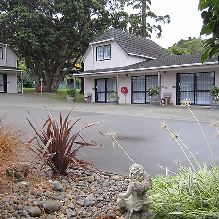 Camellia Court Motel Lower Hutt Bagian luar foto