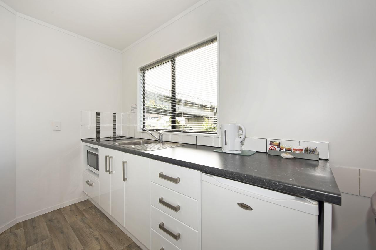 Camellia Court Motel Lower Hutt Bagian luar foto