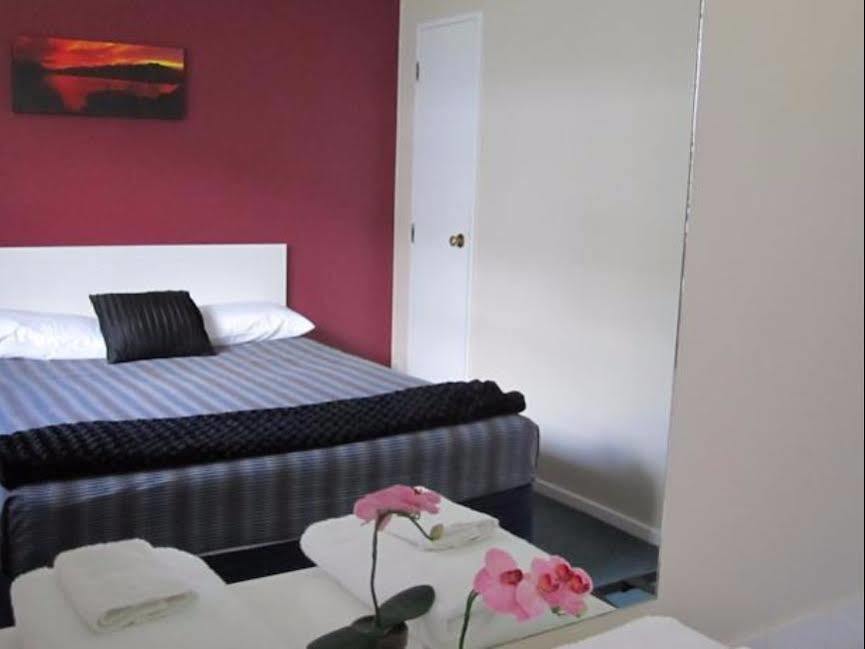 Camellia Court Motel Lower Hutt Bagian luar foto
