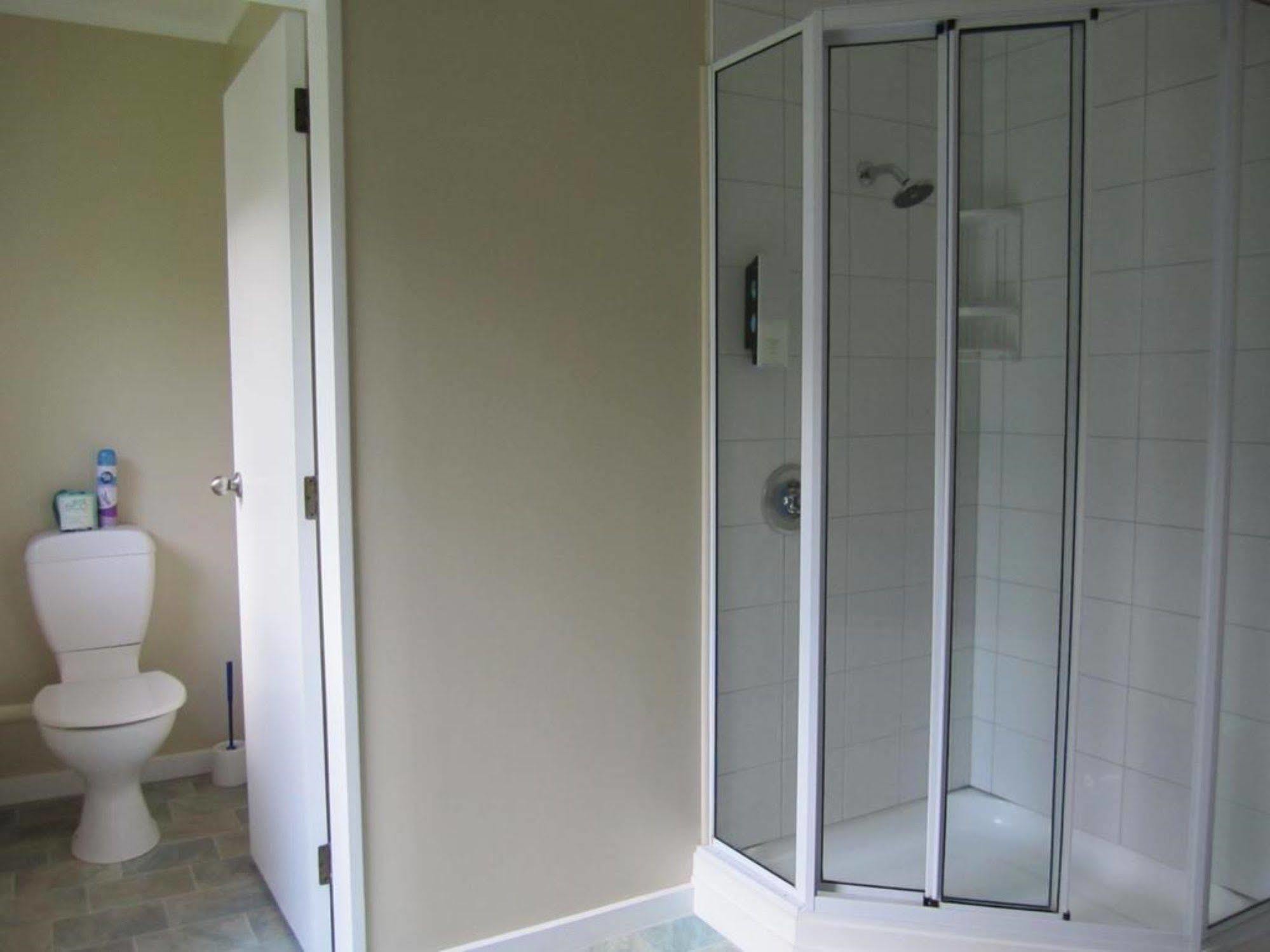 Camellia Court Motel Lower Hutt Bagian luar foto